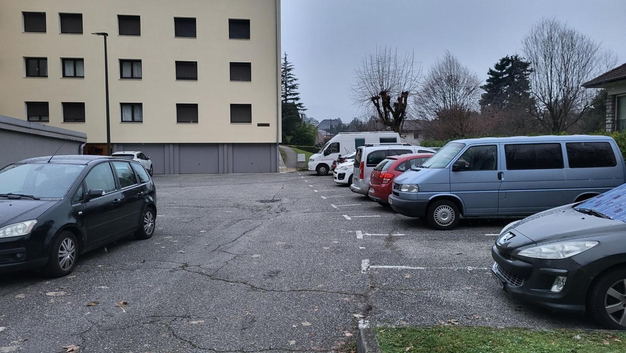 Zen Studio Le Granier Challes Centre - Parking Exterior photo